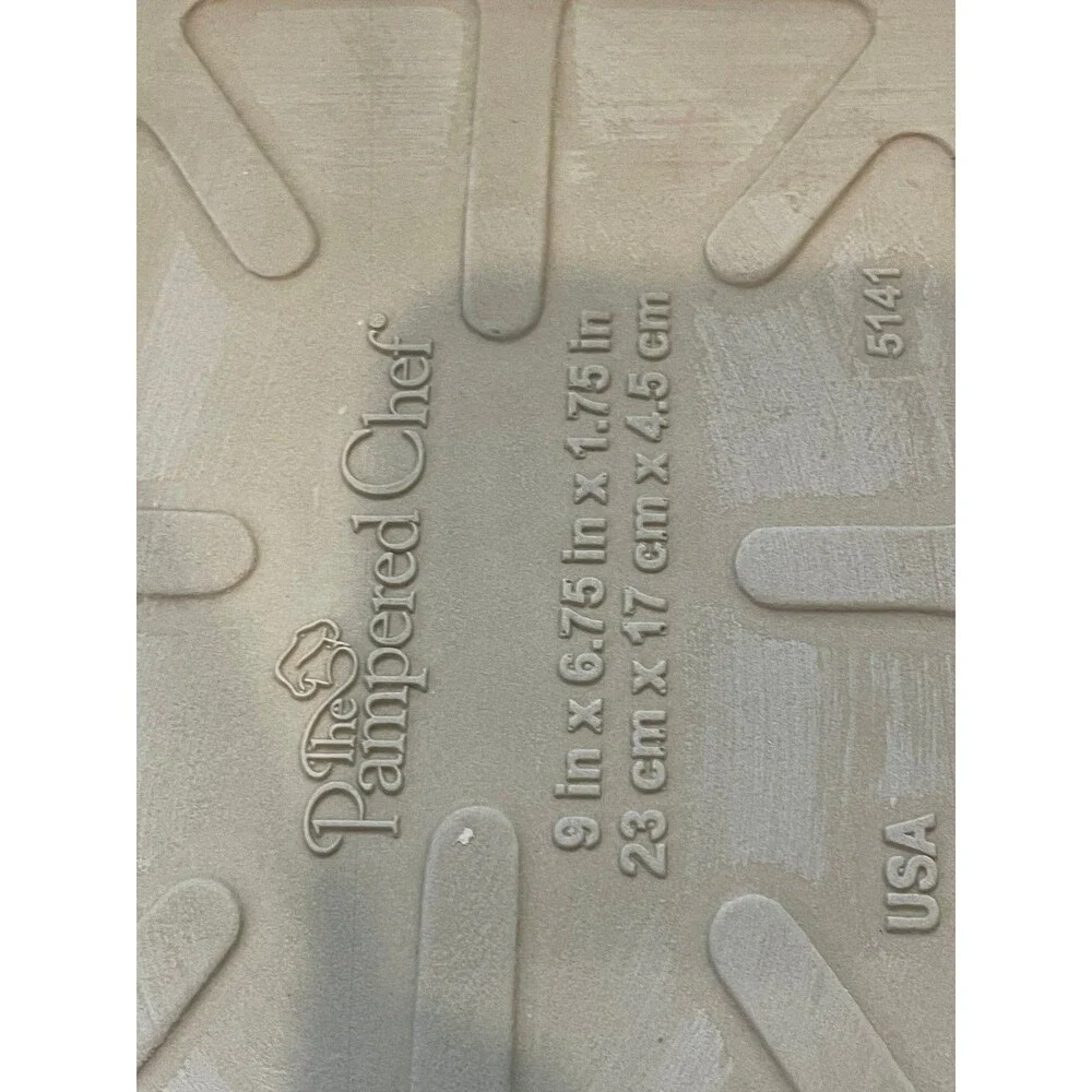 Pampered Chef Ridged Baking 9x7 Pan